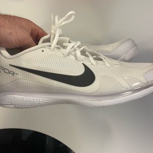Nike Vapor tennis shoes worn once size 10